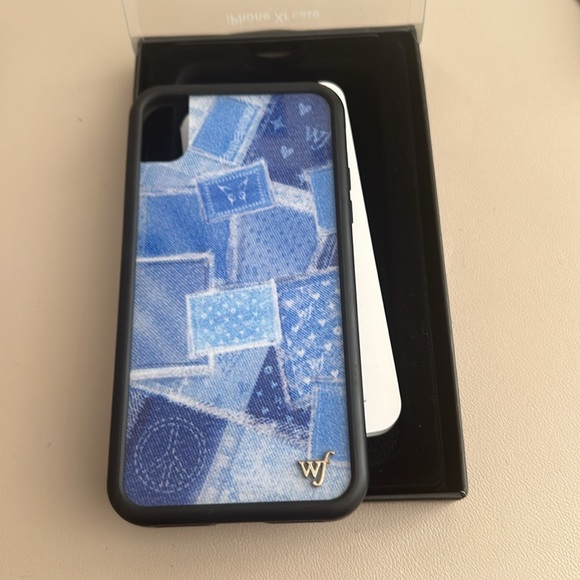 4 Wildflower IPhone XR cases. (Message to buy just specific one(s) or comment). - Picture 10 of 14